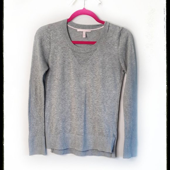 VICTORIA'S SECRET • XS knit sweater gray long sleeve Winter Fall women's - Picture 1 of 3